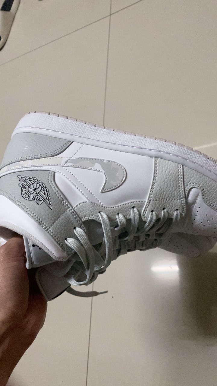 MID Air Jordan 1 Mid Grey Camo review Eli 02