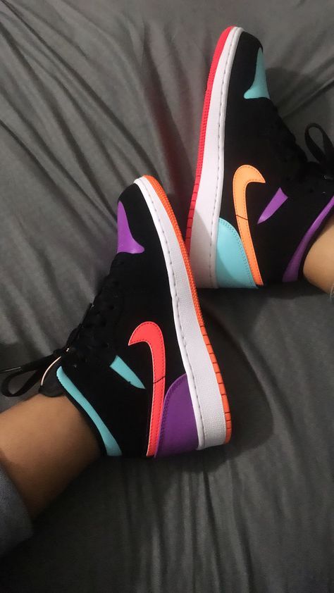 MID  Air Jordan 1 Mid Candy review Renee