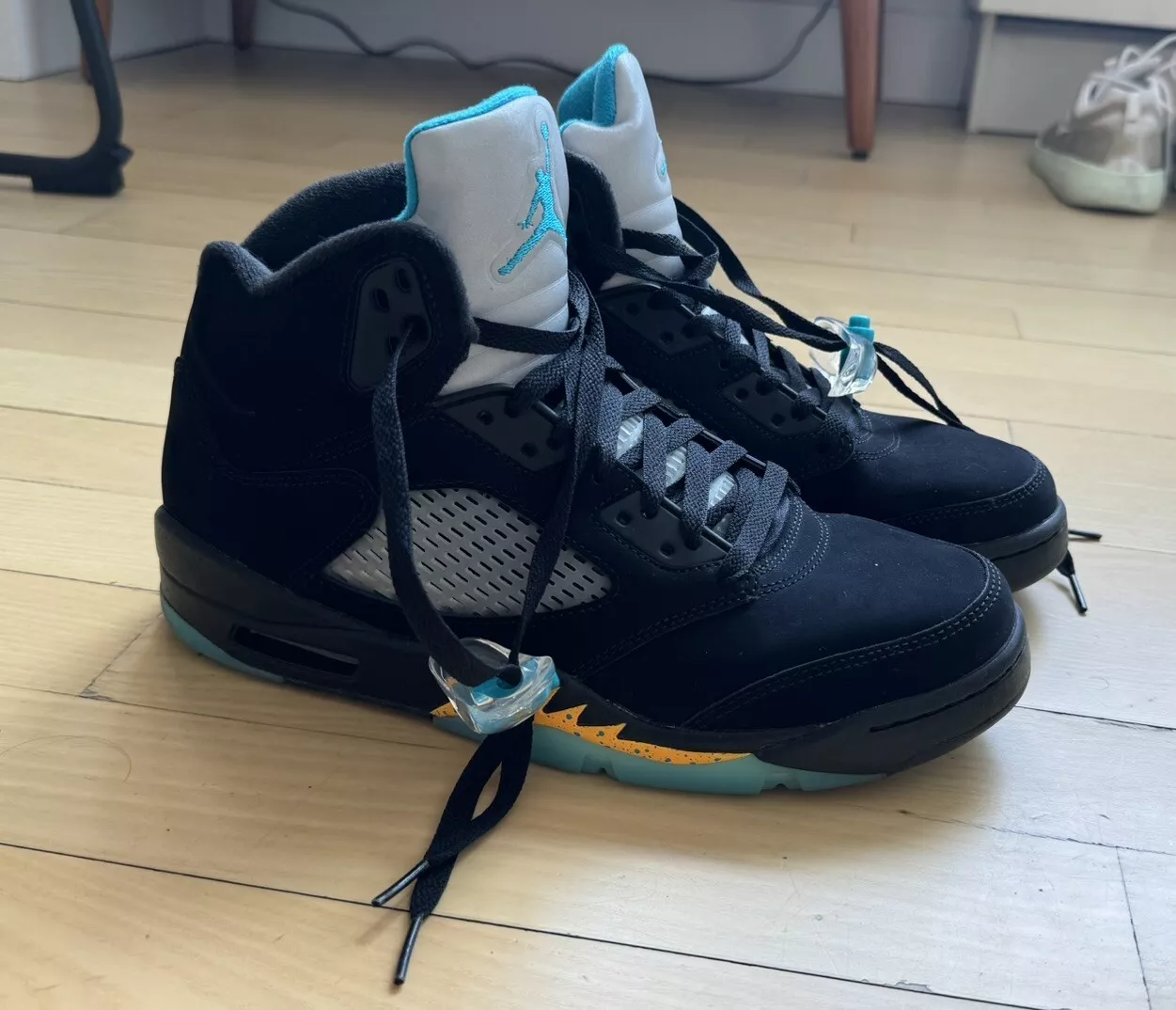 Q4 Air Jordan 5 "Noir/Aquatone/Taxe" review Susan 01
