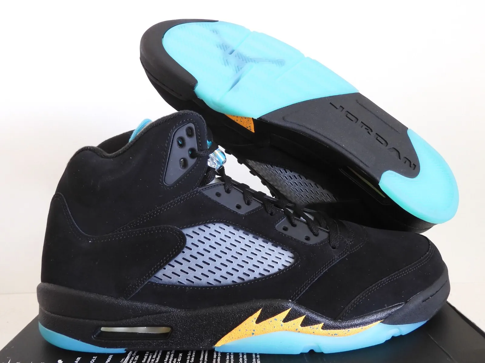 Q4 Air Jordan 5 "Noir/Aquatone/Taxe" review Zimmy 02