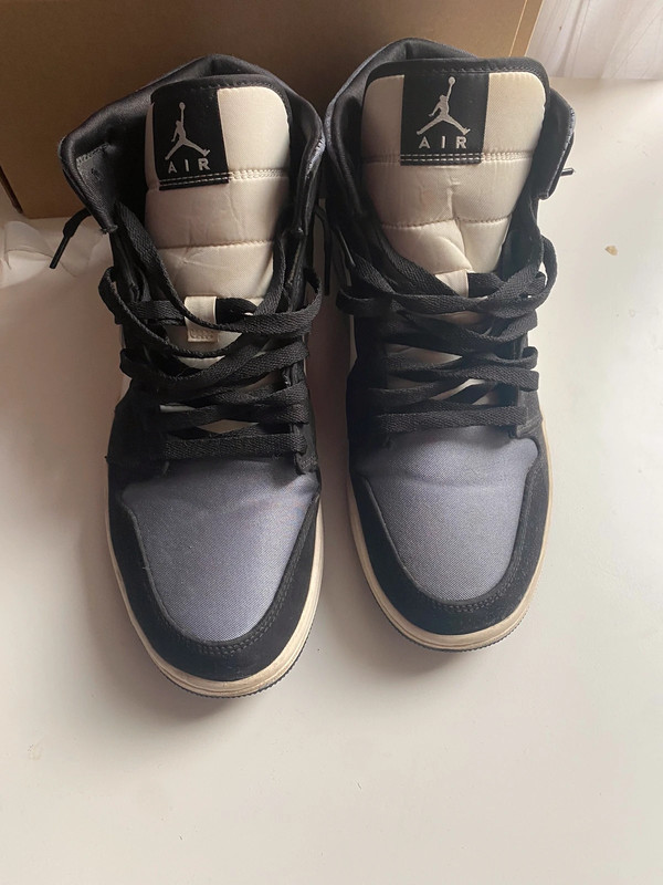 MID Air Jordan 1 Mid Satin Grey review Ted 03