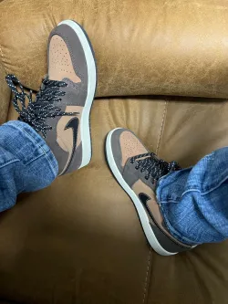 MID Air Jordan 1 Mid SE Dark Chocolate review Julia