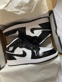 MID Air Jordan 1 Mid SE ASW Black and White review Leah