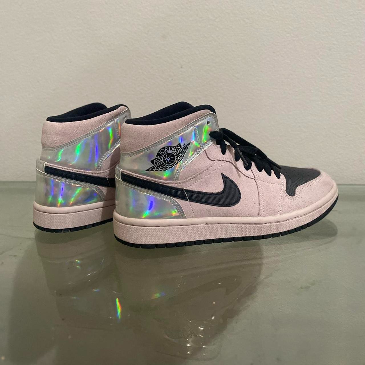 MID Air Jordan 1 Mid Iridescent review Marvin 01