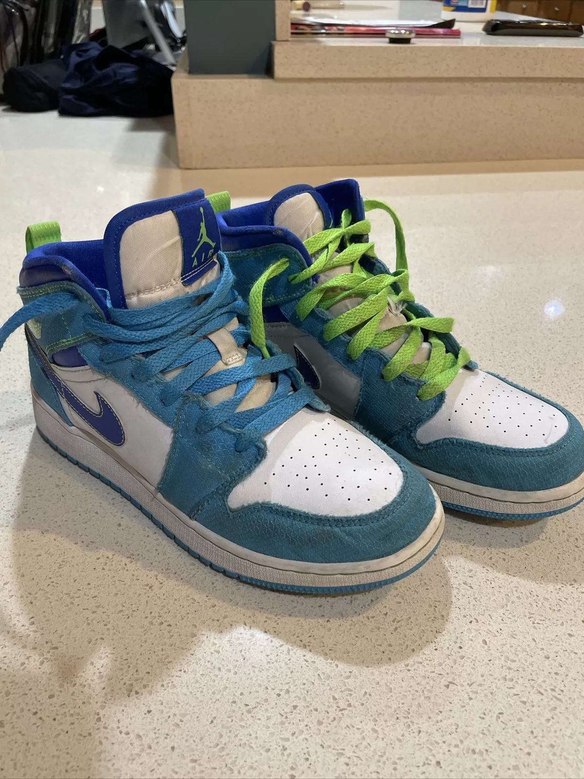 MID Air Jordan 1 Mid SE (GS) Sprite review Michelle 02