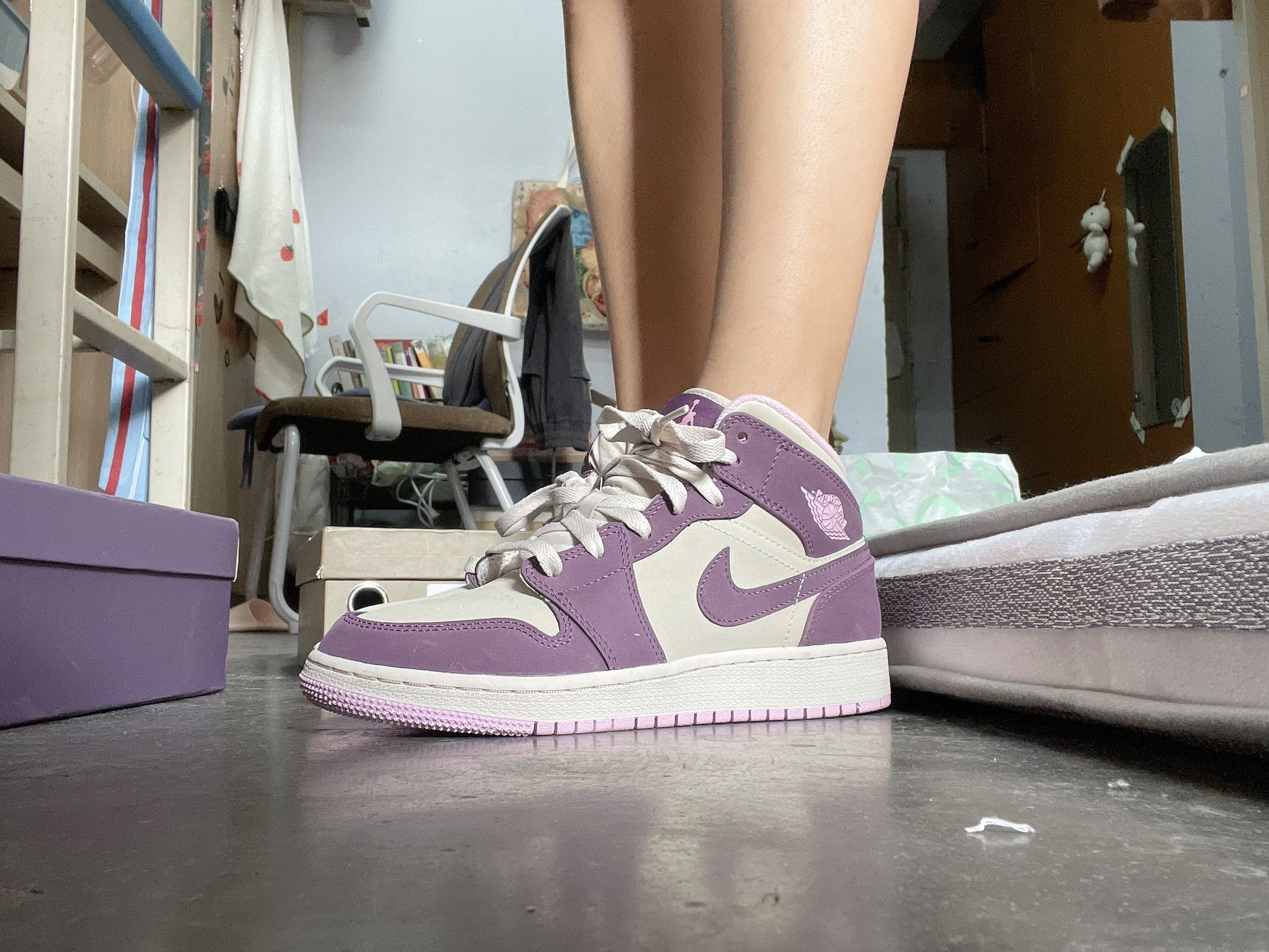MID Air Jordan 1 Mid GS Pro Purple review Monica 01