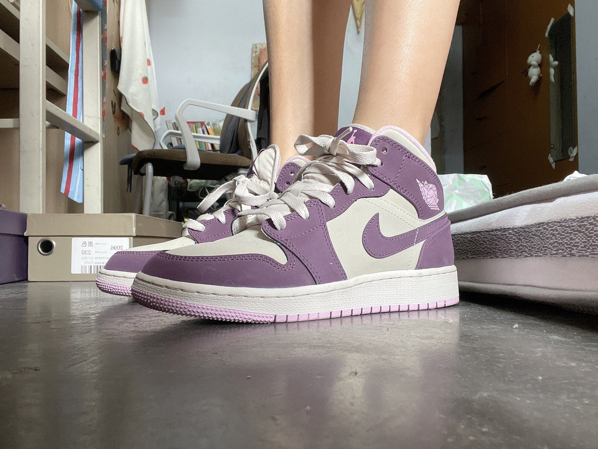 MID Air Jordan 1 Mid GS Pro Purple review Monica 03