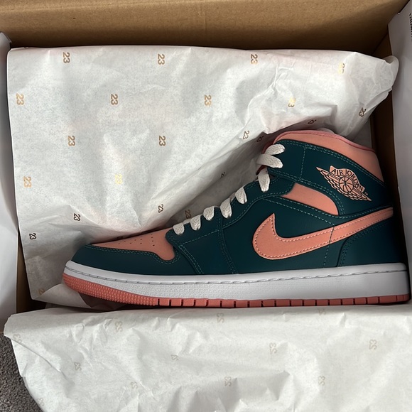 MID Air Jordan 1 Pink Green review Kristen 01