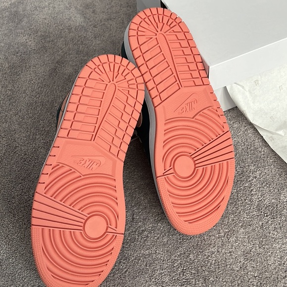 MID Air Jordan 1 Pink Green review Kristen 02