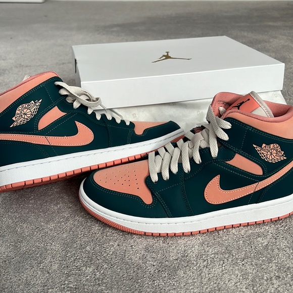 MID Air Jordan 1 Pink Green review Kristen 03