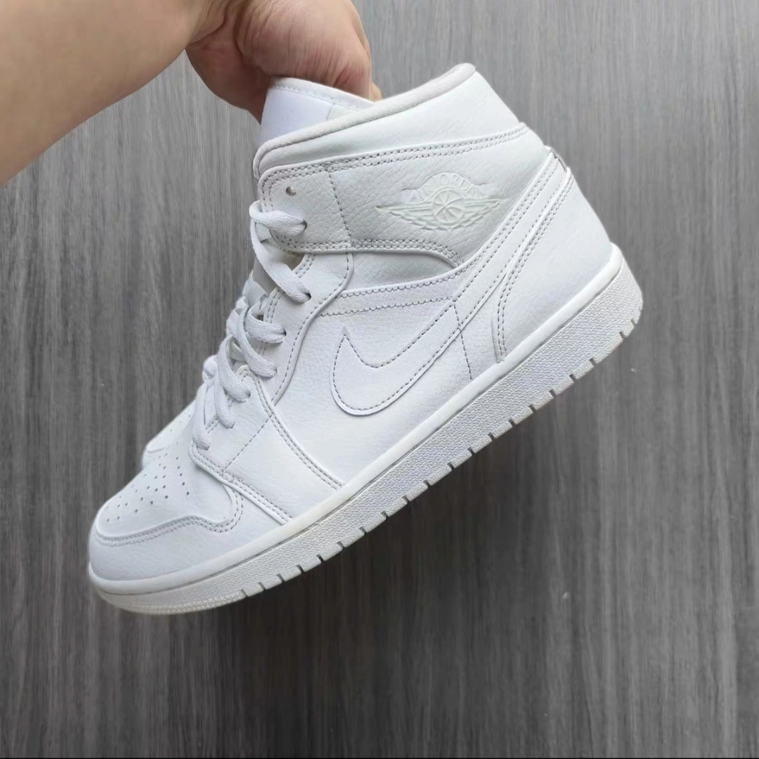 MID Air Jordan 1 Mid White review Louise 02