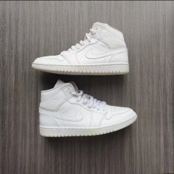 MID Air Jordan 1 Mid White review Louise 01