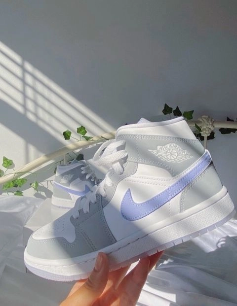 MID Air Jordan 1 Mid Wolf Grey Aluminum review 