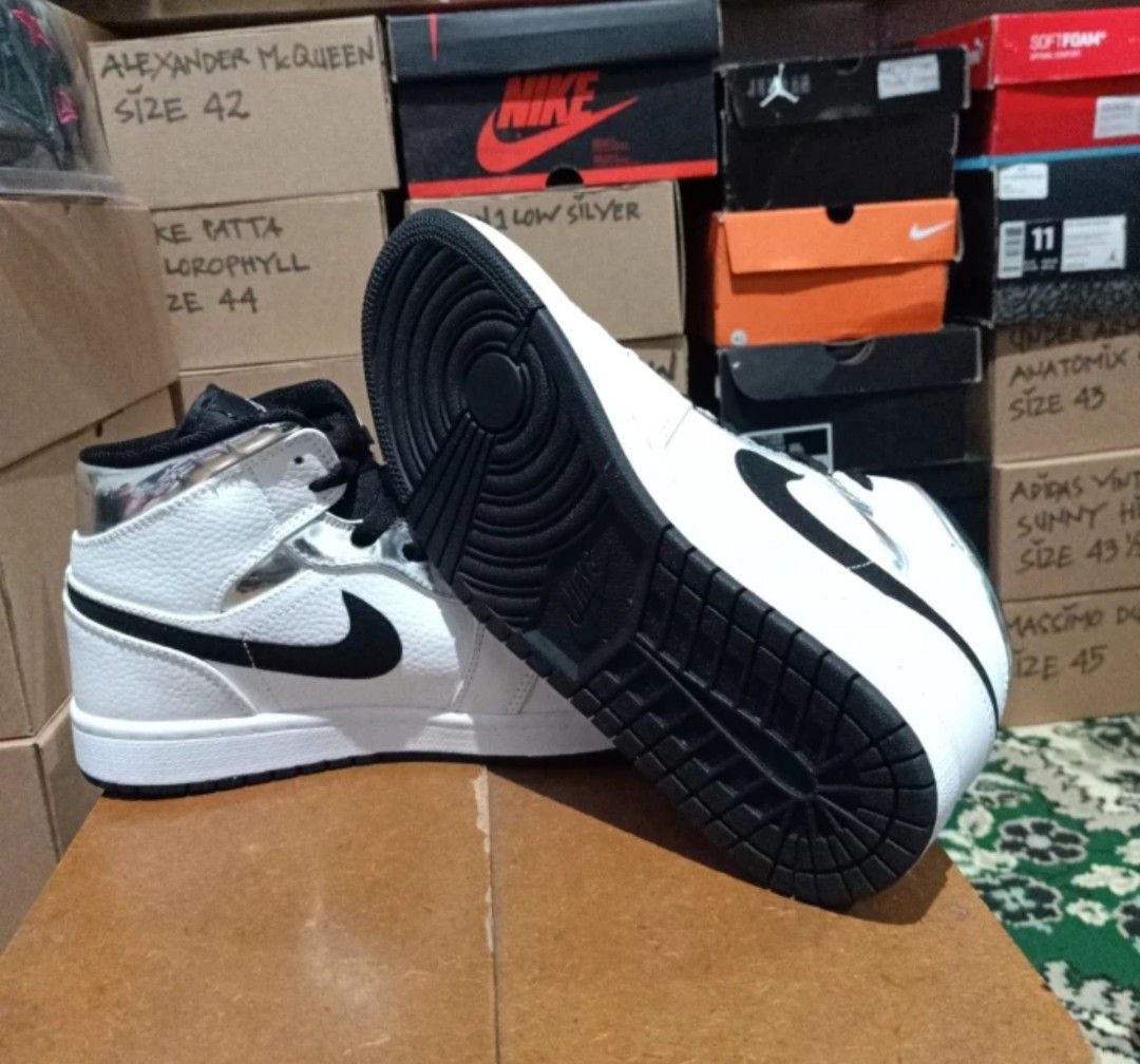 MID Air Jordan 1 Mid Alternate Think 16 review Omar 03