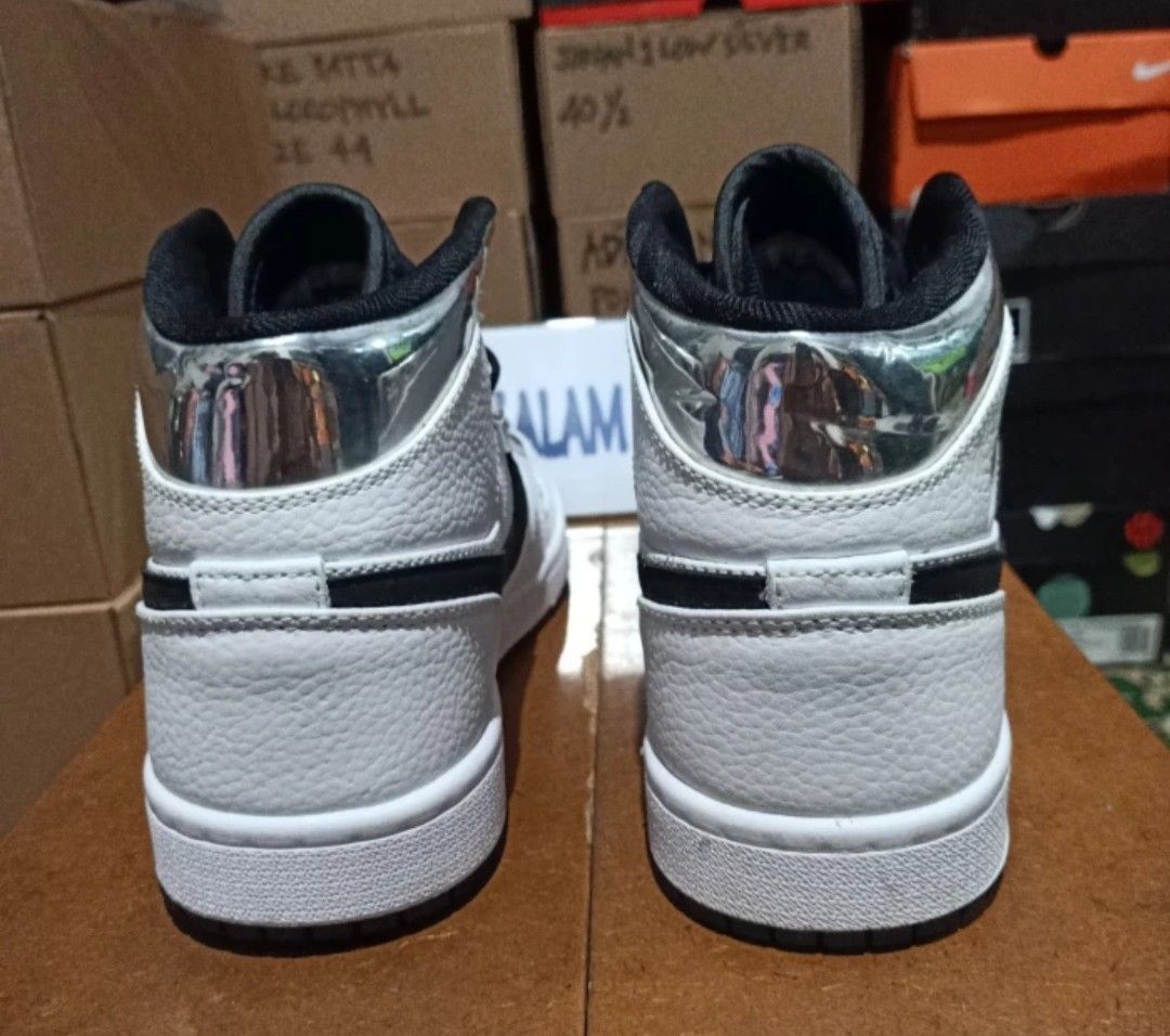 MID Air Jordan 1 Mid Alternate Think 16 review Omar 02