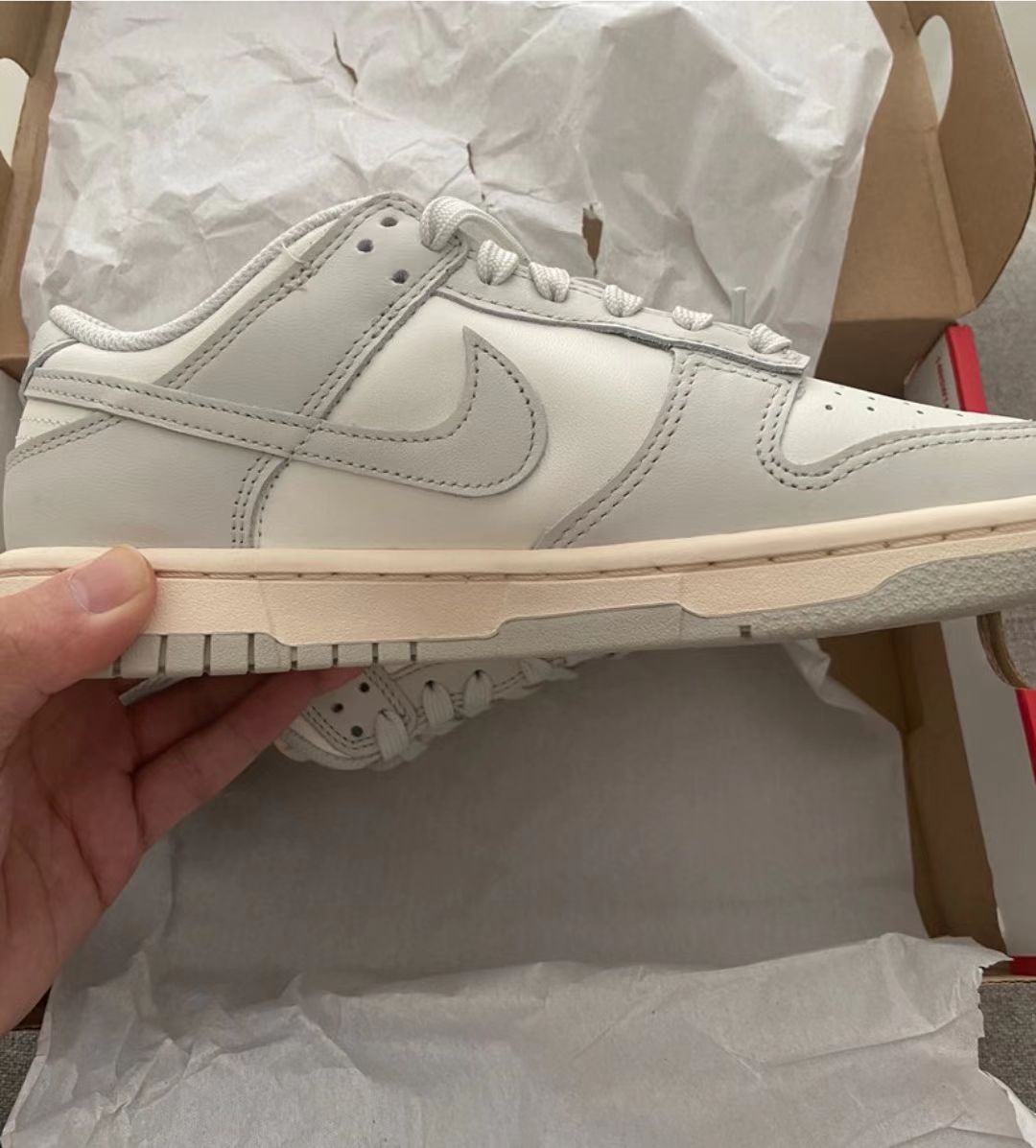 Nike Dunk Low Light Bone review D.H. 01