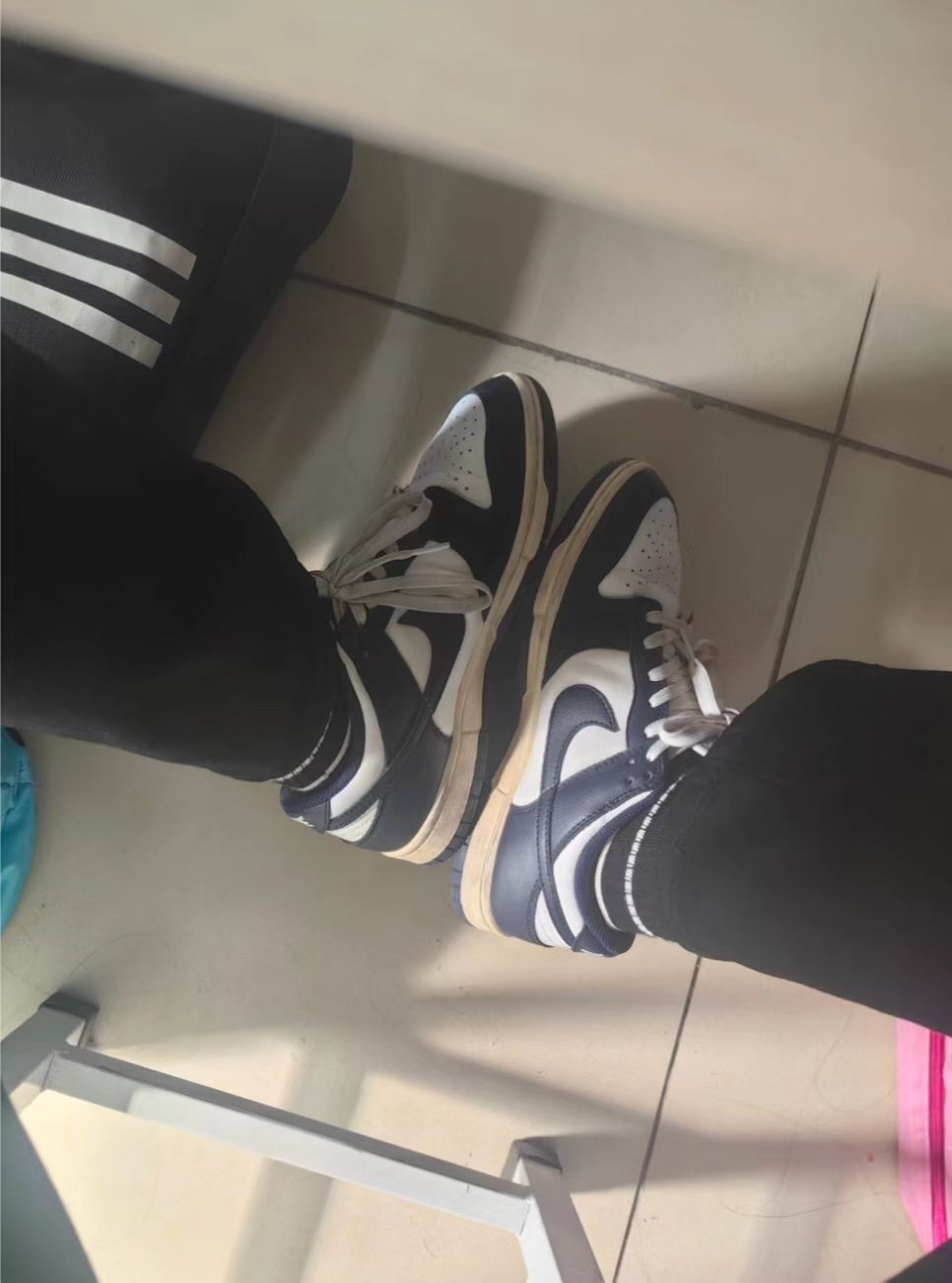 Nike Dunk SB Navy Blue And White review Scott