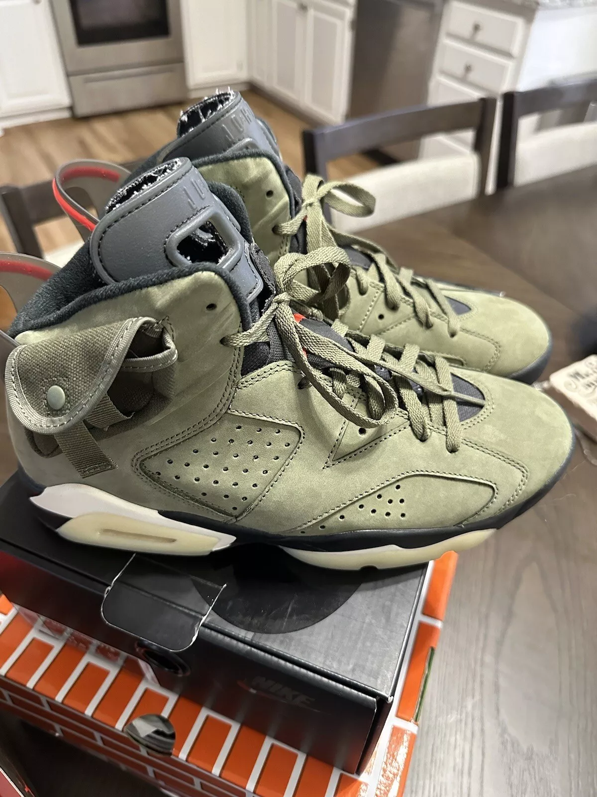 Q4  Air Jordan 6 Olive Green review 0