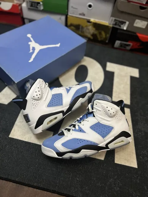 Q4  Air Jordan 6 UNC review 