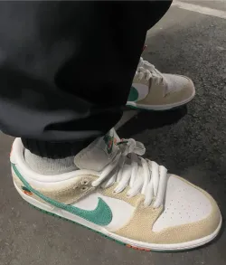 Nike SB Dunk Low ’White Lobster‘ review Stacie (Spanky) Collins