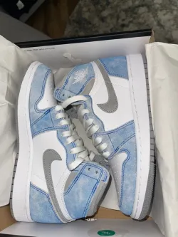 Q3 Air Jordan 1 High OG Hyper Royal review Angie