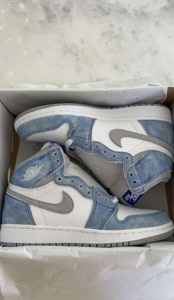 Q3 Air Jordan 1 High OG Hyper Royal review Hailey