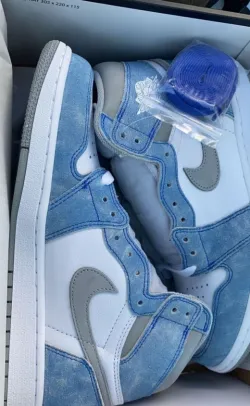 Q3 Air Jordan 1 High OG Hyper Royal review Diana