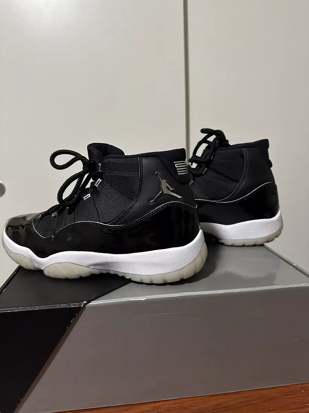 XP Air Jordan 11 25th Anniversary Black Silver Eyelets review Sherwin 01