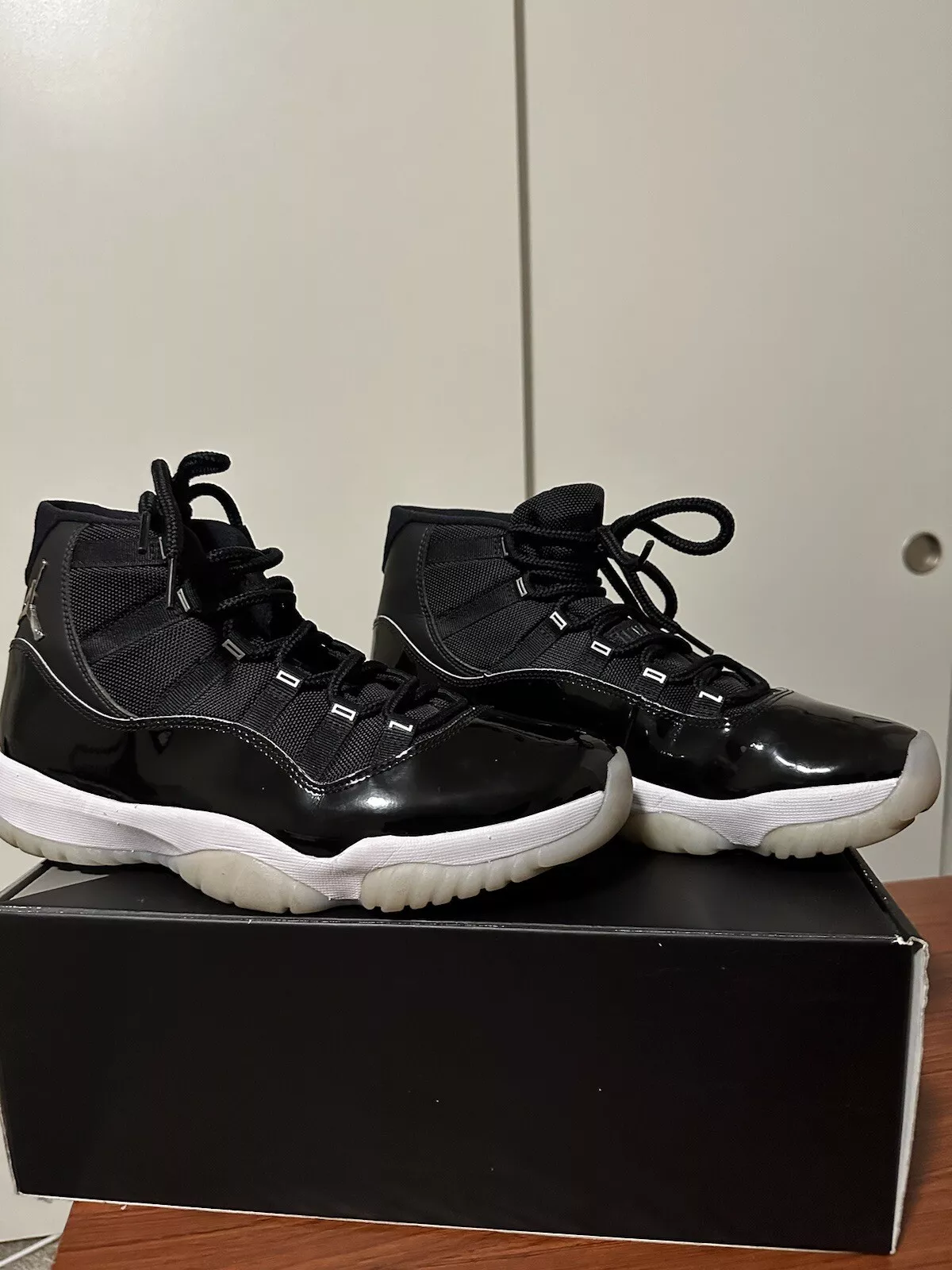 XP Air Jordan 11 25th Anniversary Black Silver Eyelets review Sherwin 03