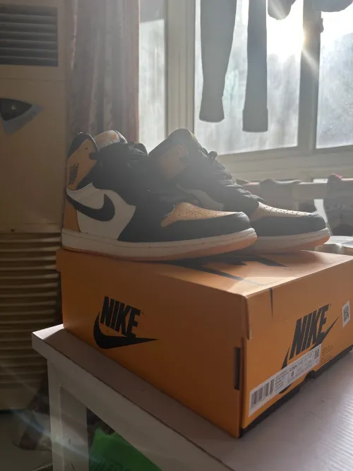 Q3 Air Jordan 1 High OG Yellow Toe Taxi review 