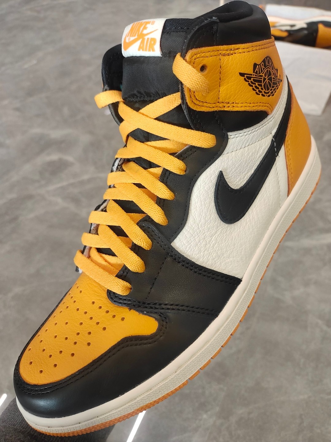 Q3 Air Jordan 1 High OG Yellow Toe Taxi review Tina 01