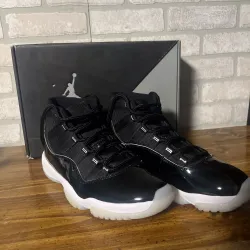 XH Air Jordan 11 Retro Jubilee review Francisco G. 01