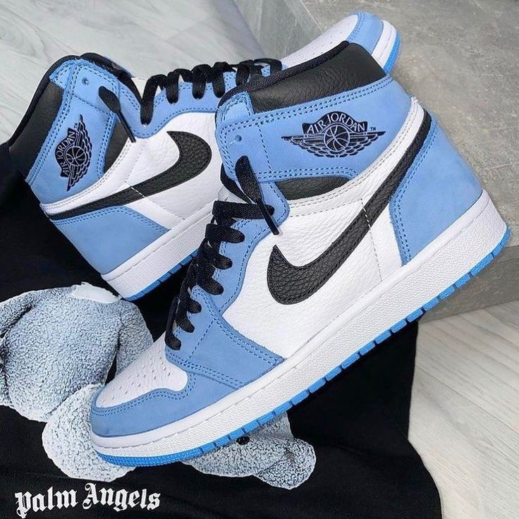 Q3 Air Jordan 1 High OG University Blue review Bruce