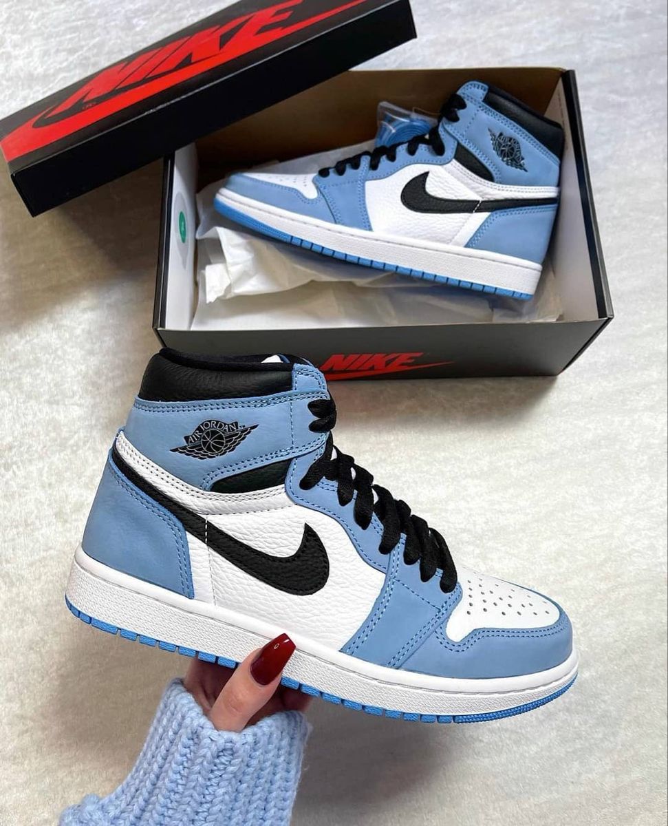 Q3 Air Jordan 1 High OG University Blue review Leah 01