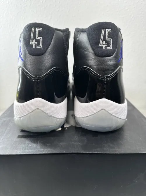 XH Air Jordan 11 Retro Space Jam review 