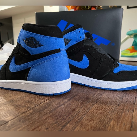 XH Air Jordan 1 High OG “Royal Reimagined” review Fiona 02