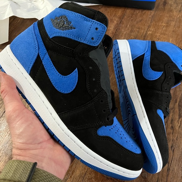 XH Air Jordan 1 High OG “Royal Reimagined” review Fiona 03