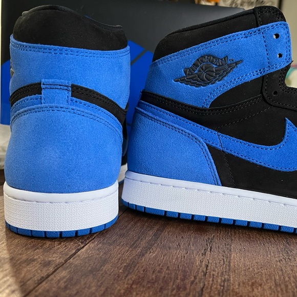 XH Air Jordan 1 High OG “Royal Reimagined” review Fiona 04