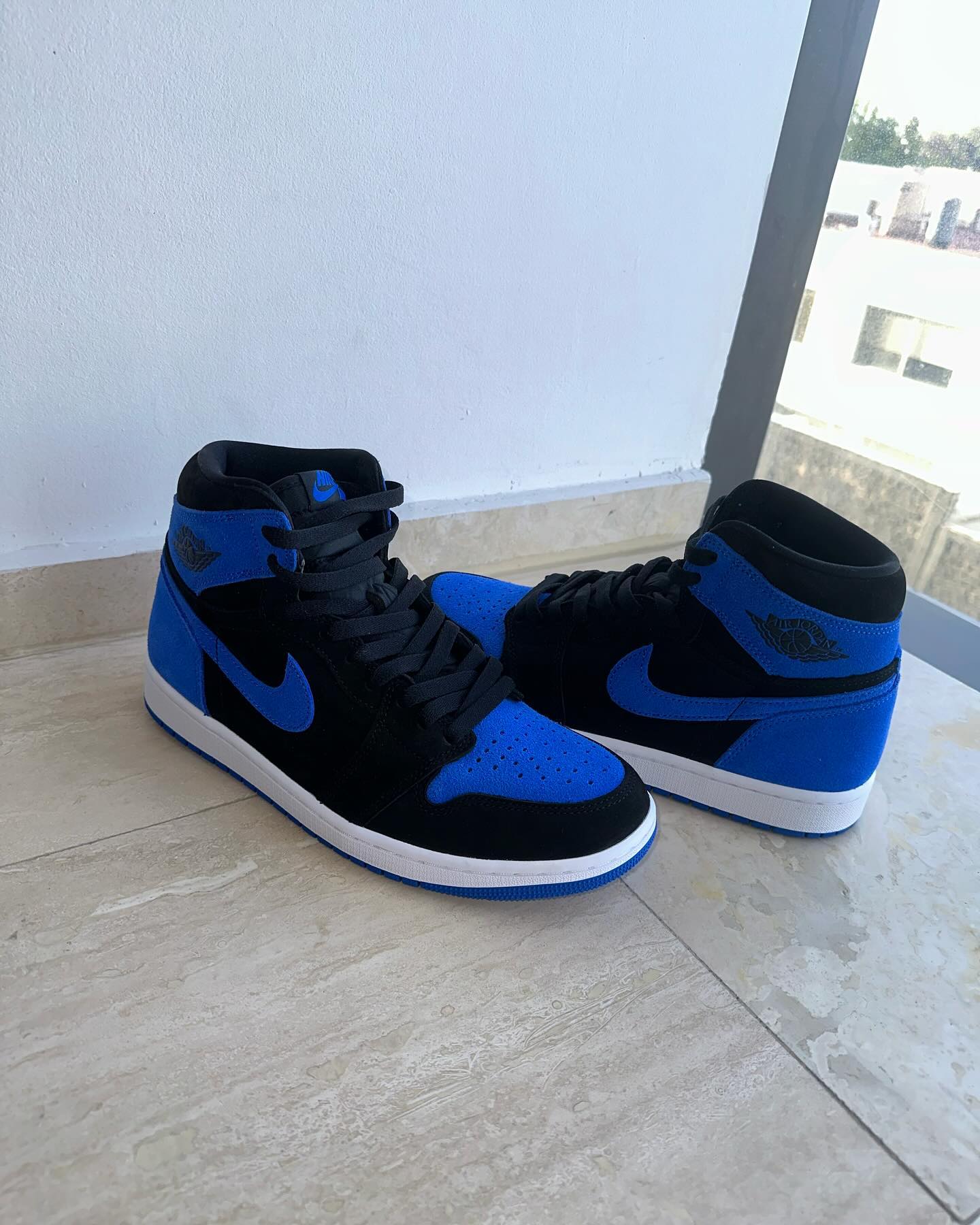 XH Air Jordan 1 High OG “Royal Reimagined” review Iris 02