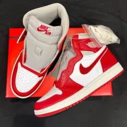 XH Air Jordan 1 High OG WMNS “Chenille” review Megan 02