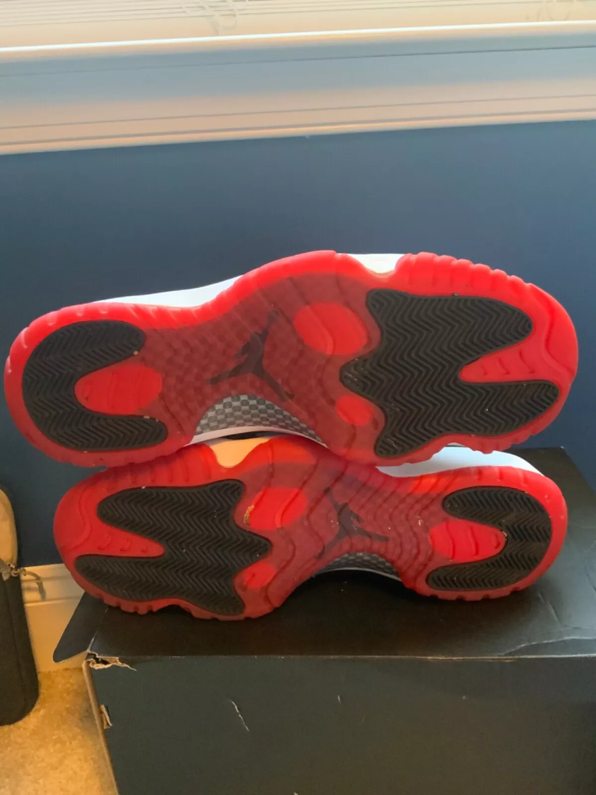 XH Air Jordan 11 Retro Low Bred review Deano morris 01