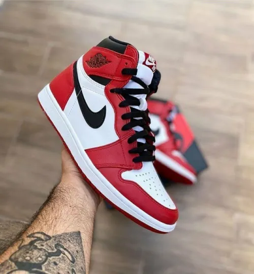 XH  Air Jordan 1 High OG “Chicago” review 