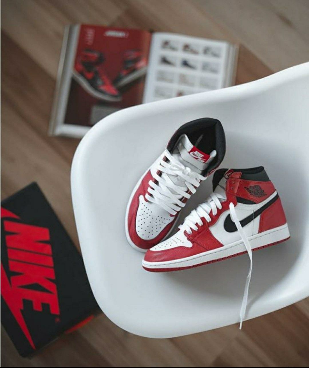 XH  Air Jordan 1 High OG “Chicago” review Amber