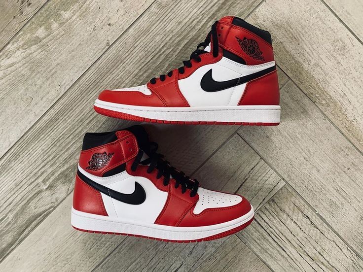 XH  Air Jordan 1 High OG “Chicago” review Kelly