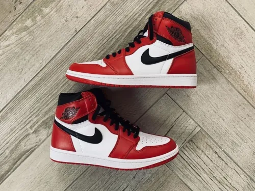 XH  Air Jordan 1 High OG “Chicago” review 