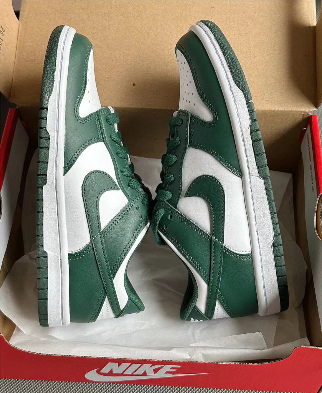 M Batch Nike Dunk Low Retro Varsity Green review Placeholder