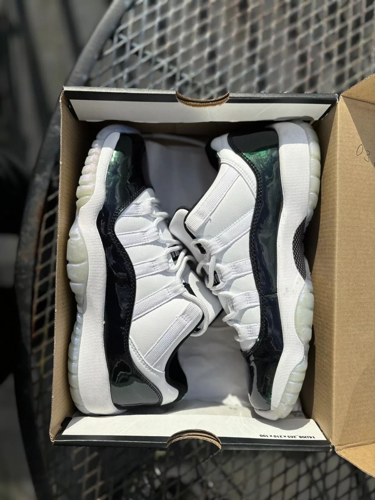 XH Air Jordan 11 Retro Low Emerald review Crystal 02