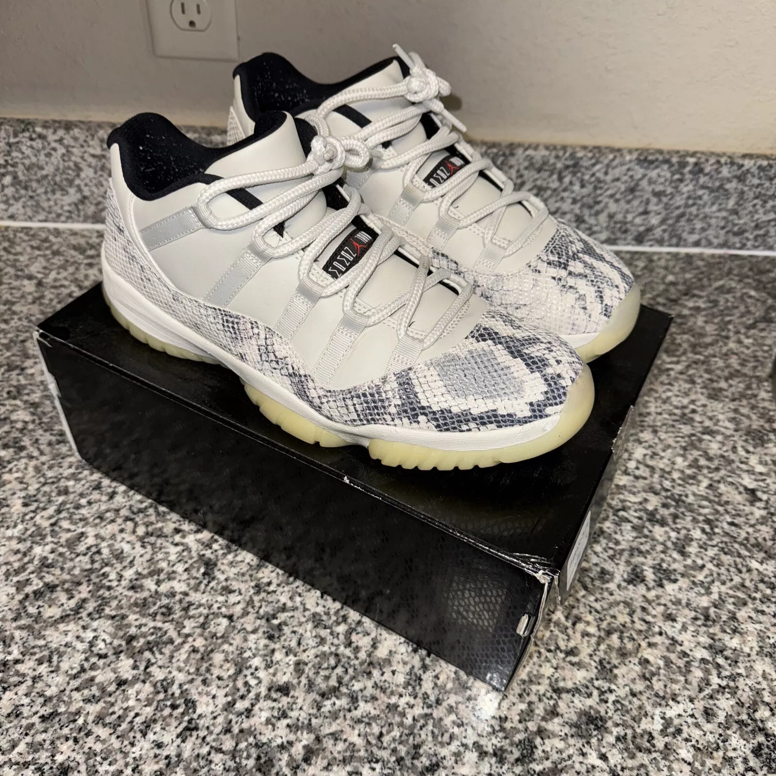 XH Air Jordan 11 Retro Low Light Bone Snakeskin review Jessie Moore 01