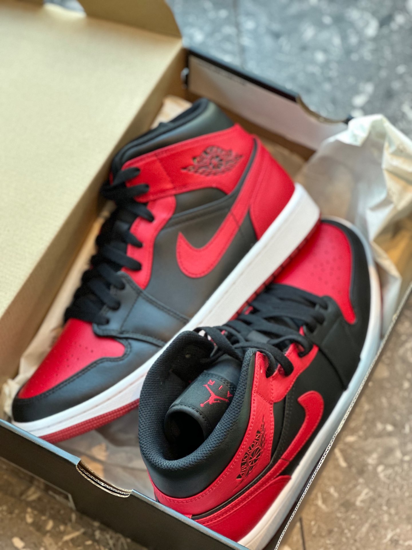 XH Air Jordan 1 High 'Banned'  review Leah 02