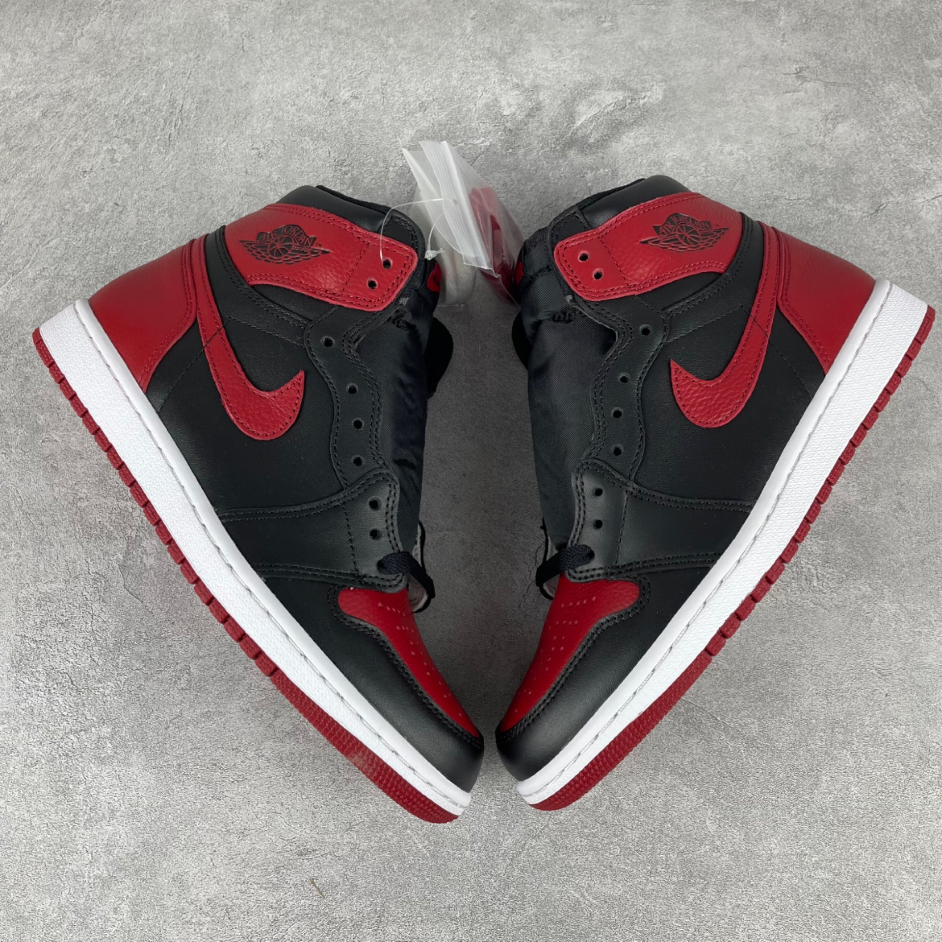 XH Air Jordan 1 High 'Banned'  review Drew 01